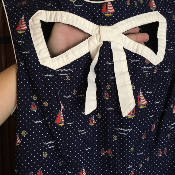 Trolled Dolly Peplum top with cutout - Picture 3 of 4